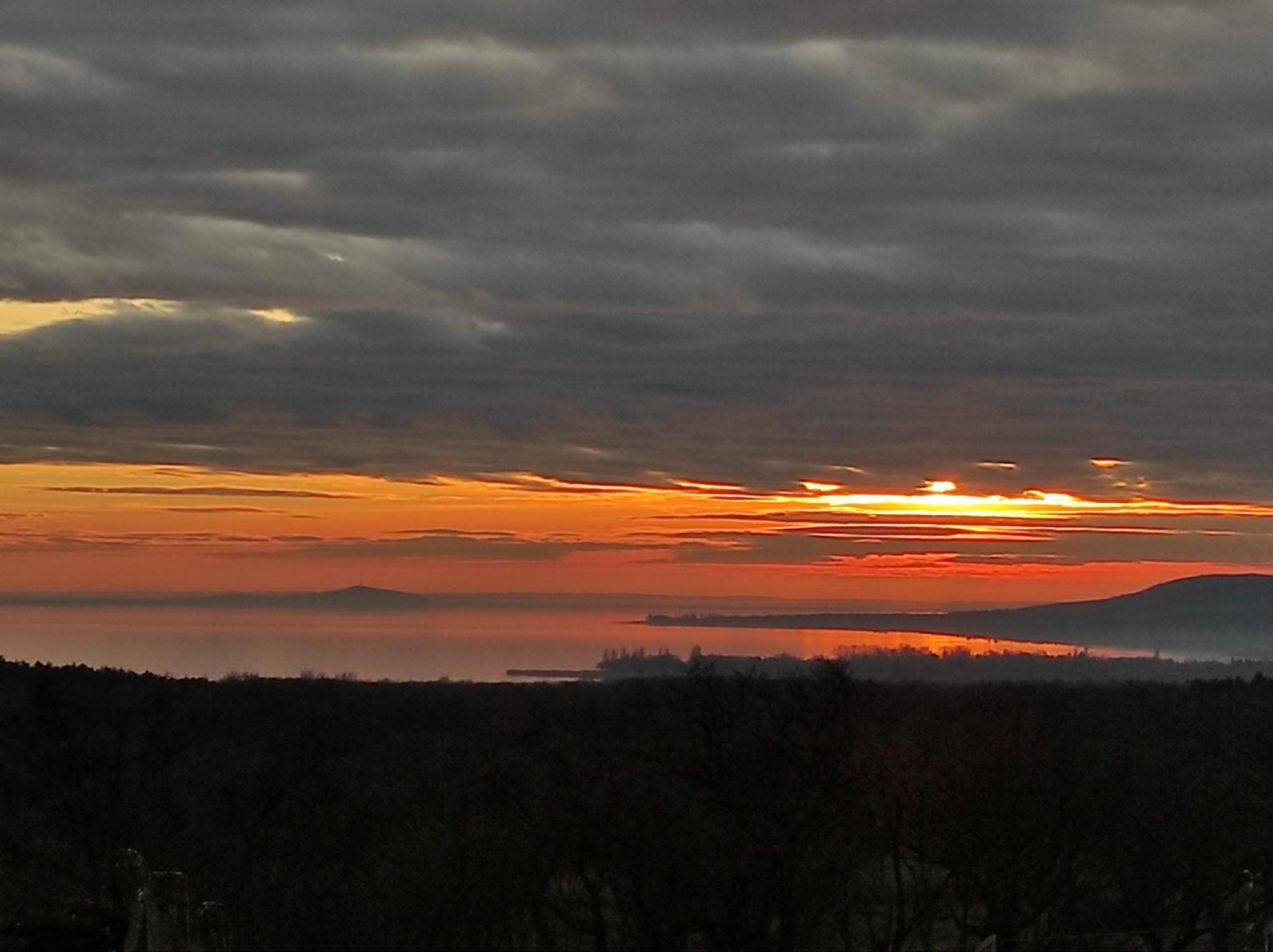 Napraszallas Vendeghaz Balatonakali Exterior foto